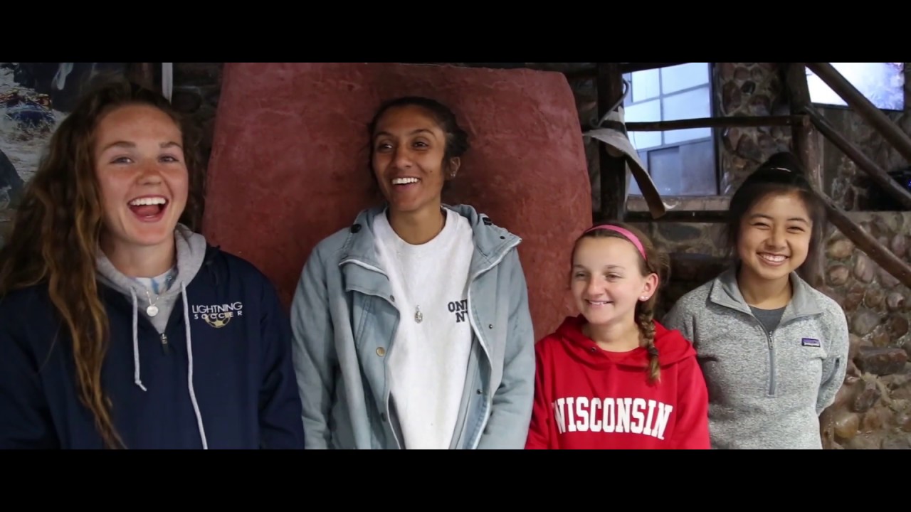 See what these 4 Marianopolis College students have to say about their experience!